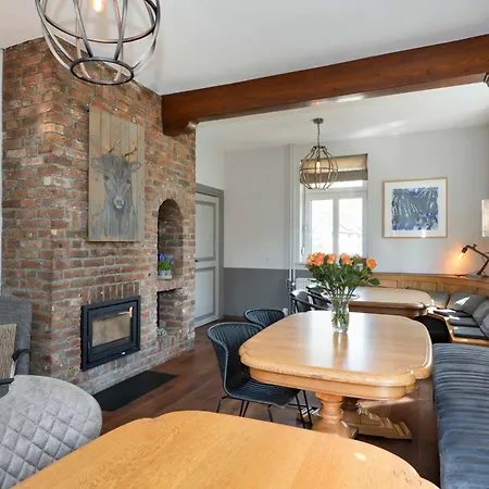 Tatil Evi Luxe Familiehuis Voor 12 Personen, 6 Slaapkamers Met Eigen Badkamer, Luxe Keuken, Jetstreambad En Infrarood Sauna En 1 Ha Tuin In Vijlen, Zuid-limburg