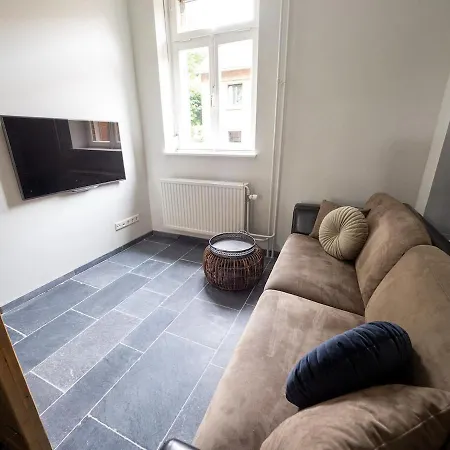 Luxe Familiehuis Voor 12 Personen, 6 Slaapkamers Met Eigen Badkamer, Luxe Keuken, Jetstreambad En Infrarood Sauna En 1 Ha Tuin In Vijlen, Zuid-limburg * Vijlen