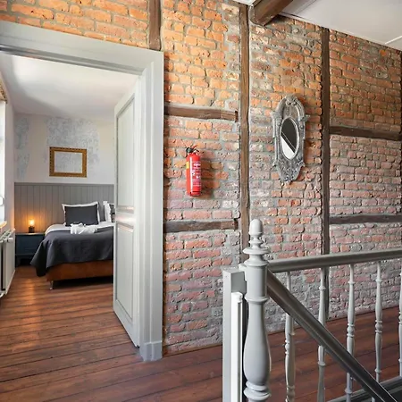 Luxe Familiehuis Voor 12 Personen, 6 Slaapkamers Met Eigen Badkamer, Luxe Keuken, Jetstreambad En Infrarood Sauna En 1 Ha Tuin In Vijlen, Zuid-limburg * Vijlen