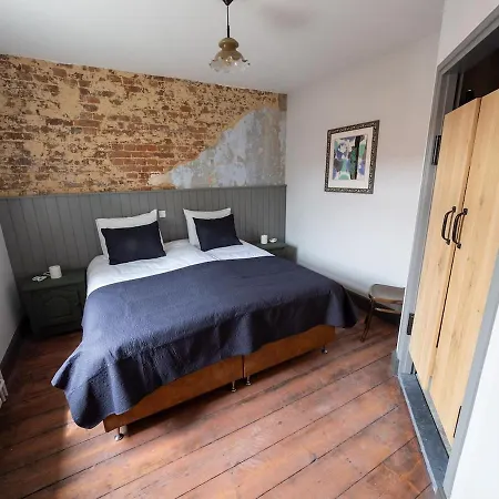 Luxe Familiehuis Voor 12 Personen, 6 Slaapkamers Met Eigen Badkamer, Luxe Keuken, Jetstreambad En Infrarood Sauna En 1 Ha Tuin In Vijlen, Zuid-limburg Tatil Evi