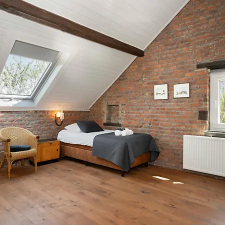 Luxe Familiehuis Voor 12 Personen, 6 Slaapkamers Met Eigen Badkamer, Luxe Keuken, Jetstreambad En Infrarood Sauna En 1 Ha Tuin In Vijlen, Zuid-limburg