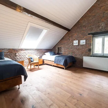 Luxe Familiehuis Voor 12 Personen, 6 Slaapkamers Met Eigen Badkamer, Luxe Keuken, Jetstreambad En Infrarood Sauna En 1 Ha Tuin In Vijlen, Zuid-limburg Tatil Evi