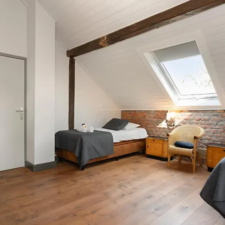 Luxe Familiehuis Voor 12 Personen, 6 Slaapkamers Met Eigen Badkamer, Luxe Keuken, Jetstreambad En Infrarood Sauna En 1 Ha Tuin In Vijlen, Zuid-limburg * Vijlen