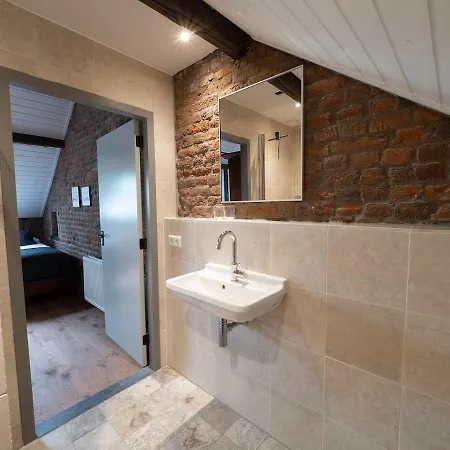 Luxe Familiehuis Voor 12 Personen, 6 Slaapkamers Met Eigen Badkamer, Luxe Keuken, Jetstreambad En Infrarood Sauna En 1 Ha Tuin In Vijlen, Zuid-limburg * Vijlen