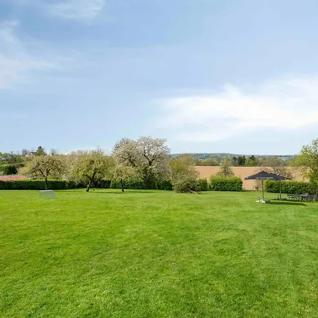 Luxe Familiehuis Voor 12 Personen, 6 Slaapkamers Met Eigen Badkamer, Luxe Keuken, Jetstreambad En Infrarood Sauna En 1 Ha Tuin In Vijlen, Zuid-limburg Tatil Evi