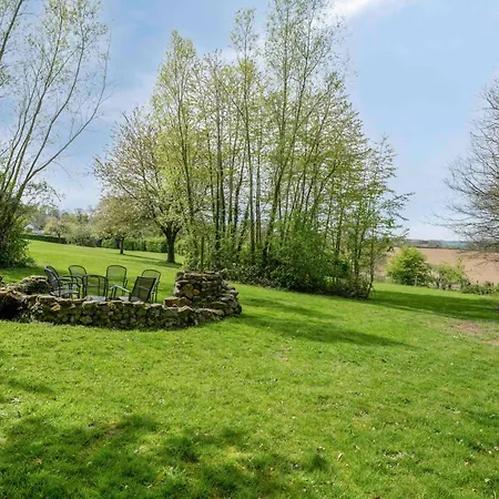 Luxe Familiehuis Voor 12 Personen, 6 Slaapkamers Met Eigen Badkamer, Luxe Keuken, Jetstreambad En Infrarood Sauna En 1 Ha Tuin In Vijlen, Zuid-limburg Tatil Evi